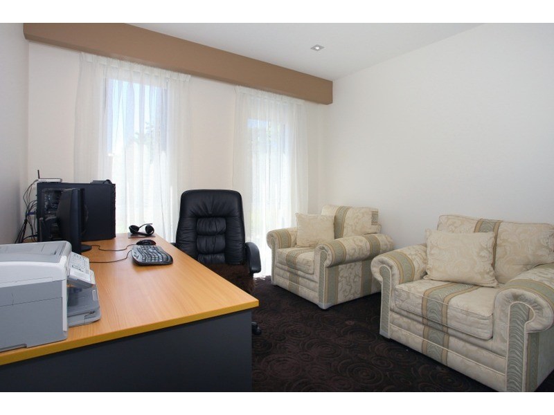 9 Lotus Key, Broadbeach Waters QLD 4218