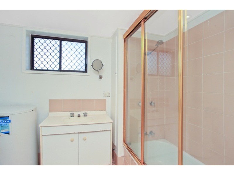 4/12-14 Baker Avenue, Labrador QLD 4215