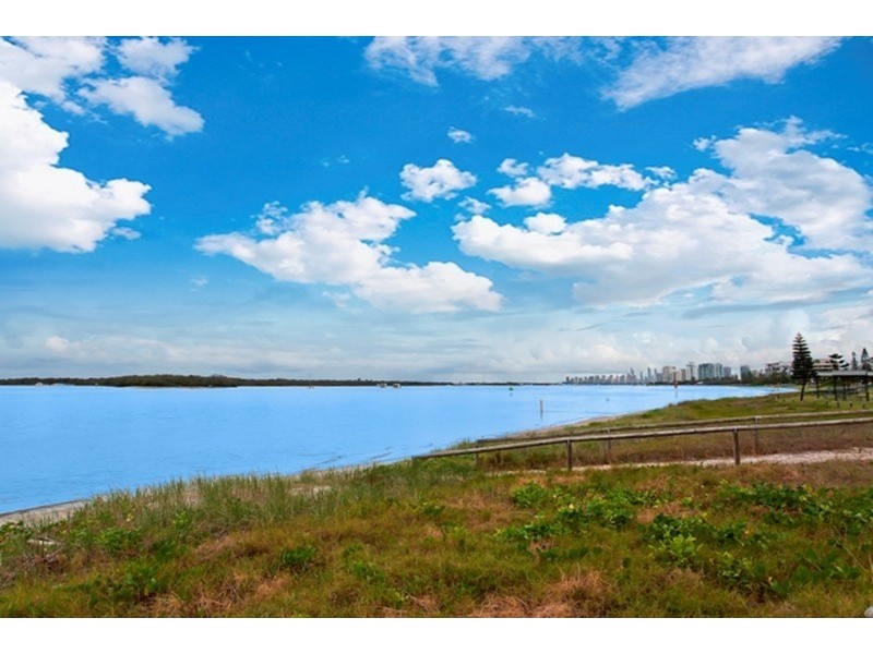 4/12-14 Baker Avenue, Labrador QLD 4215