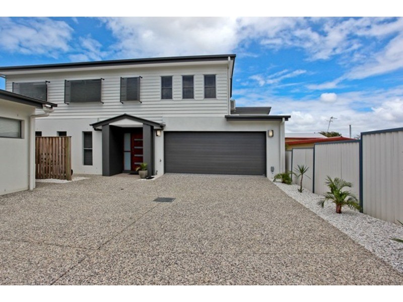 3/8 Fourth Avenue, Labrador QLD 4215