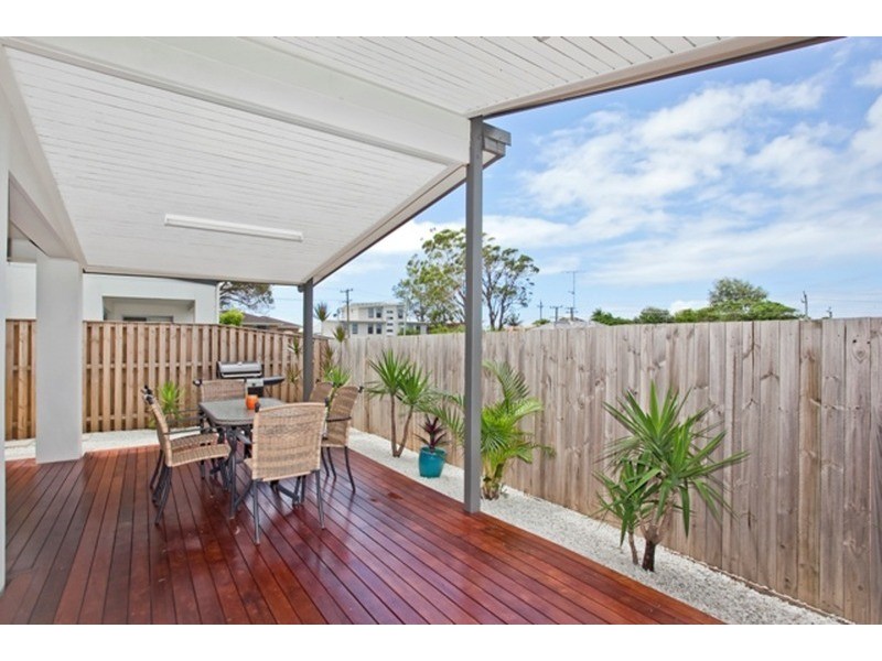 3/8 Fourth Avenue, Labrador QLD 4215