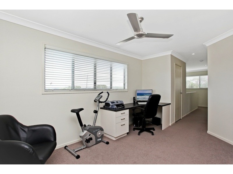 3/8 Fourth Avenue, Labrador QLD 4215