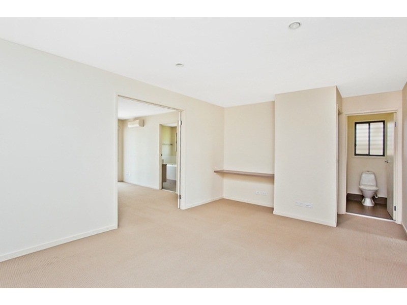 2/6 Egerton Street, Southport QLD 4215