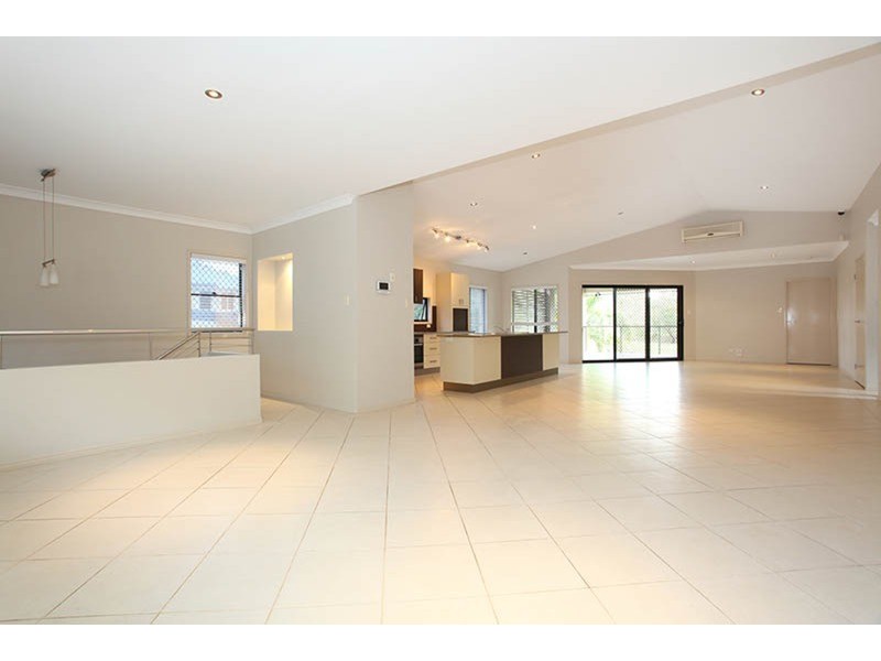 25 Baratta Street, Southport QLD 4215