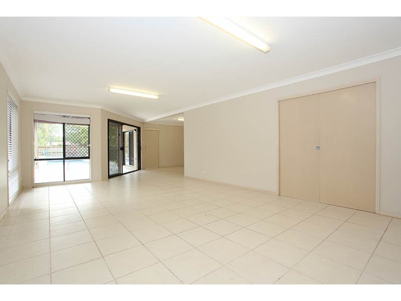 25 Baratta Street, Southport QLD 4215