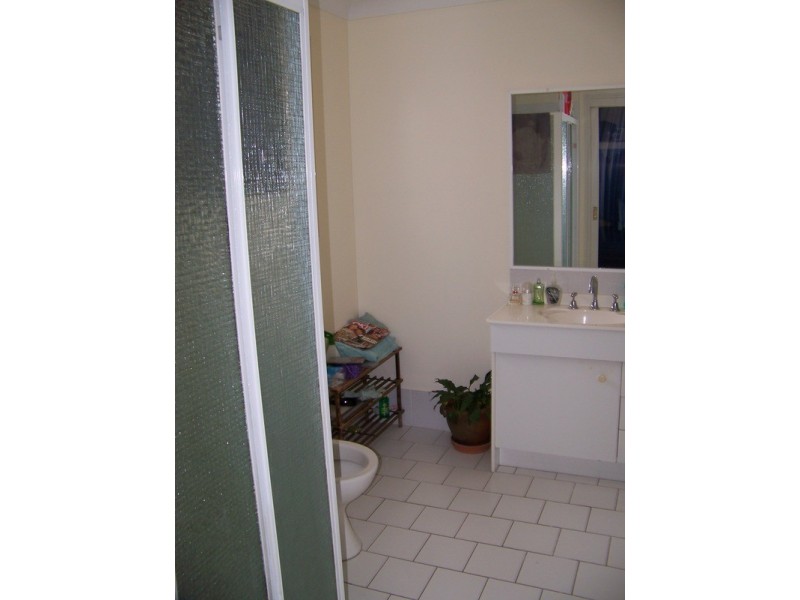 1/13 Kenny Drive, Labrador QLD 4215