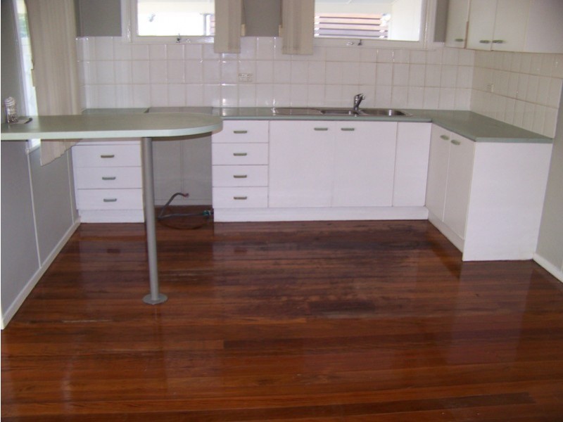 37 Parker Street, Labrador QLD 4215