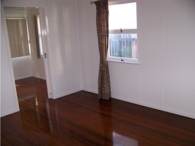 37 Parker Street, Labrador QLD 4215