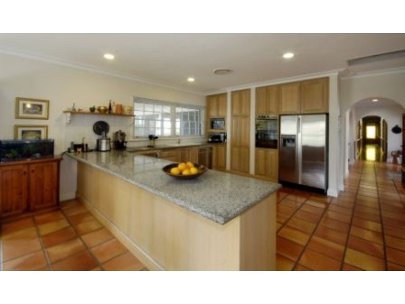 19 Wildash Street, Southport QLD 4215