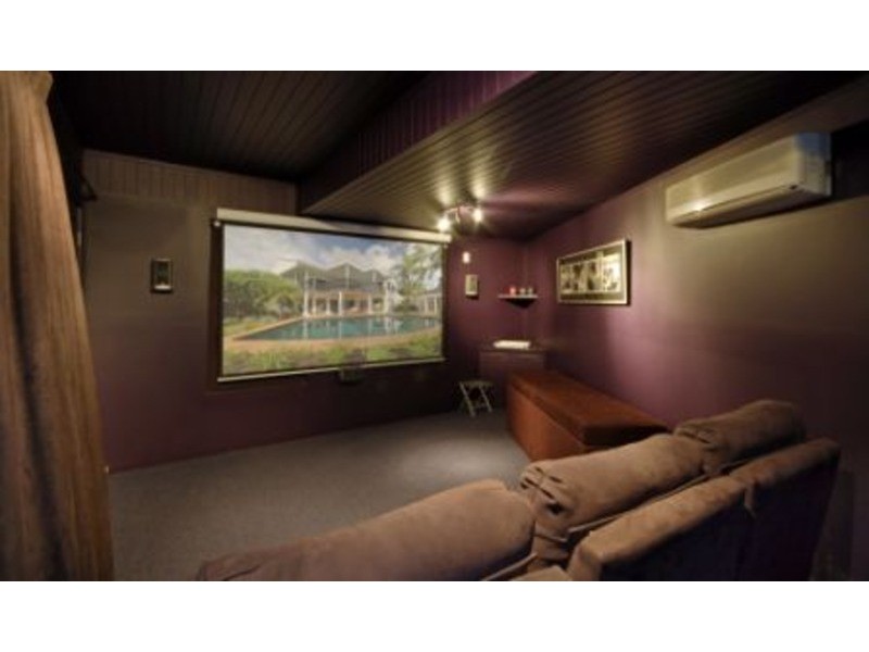 19 Wildash Street, Southport QLD 4215