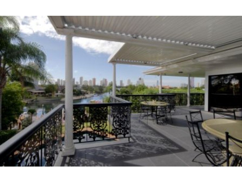 19 Wildash Street, Southport QLD 4215