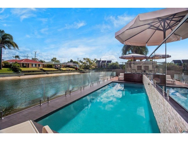 9 Lotus Key, Broadbeach Waters QLD 4218