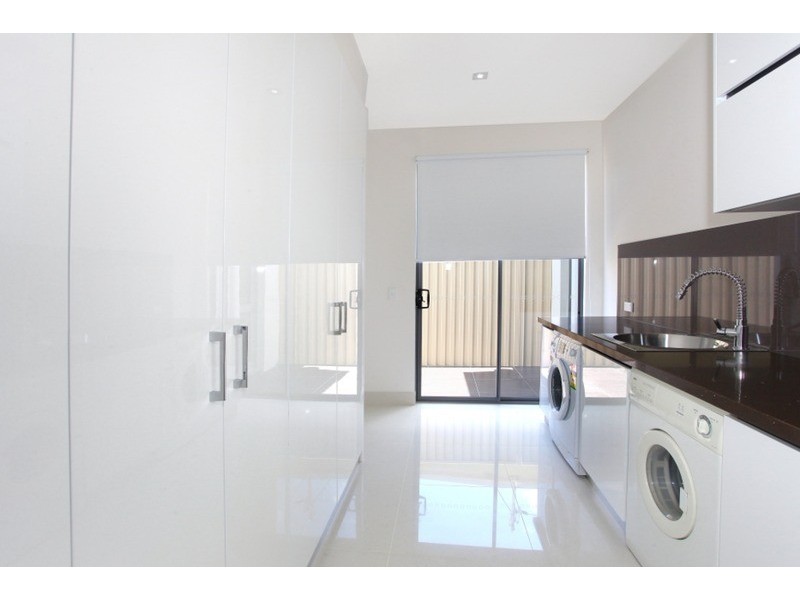 9 Lotus Key, Broadbeach Waters QLD 4218