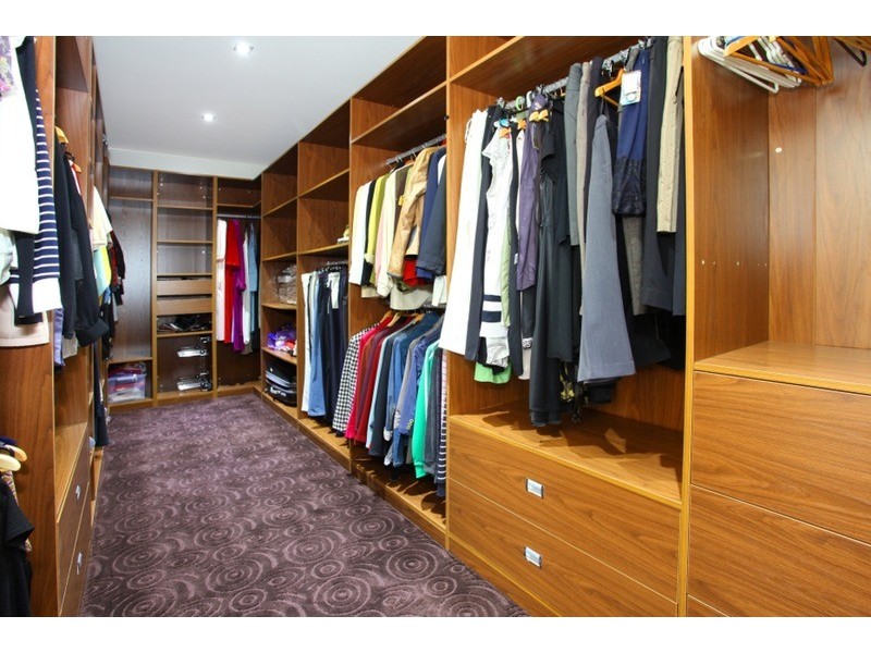 9 Lotus Key, Broadbeach Waters QLD 4218