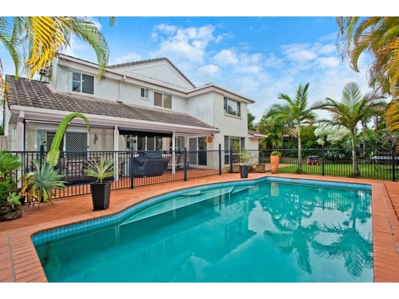 10 Desert Falls Crescent, Parkwood QLD 4214