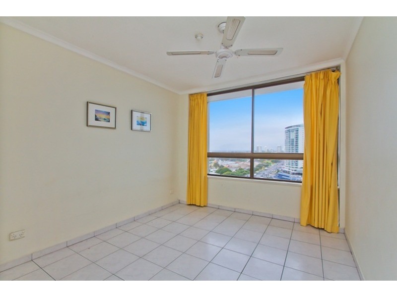 13C/114 Marine Parade, Southport QLD 4215
