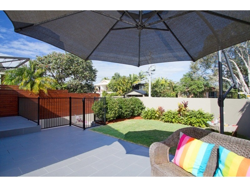 2/59 Walton  Street, Southport QLD 4215