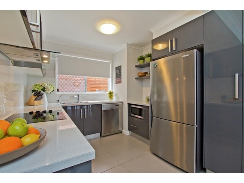 2/59 Walton  Street, Southport QLD 4215