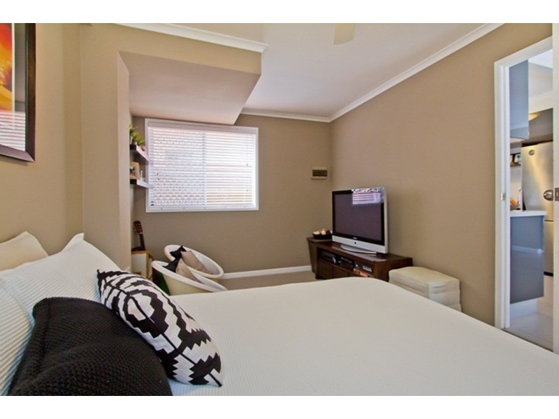 2/59 Walton  Street, Southport QLD 4215