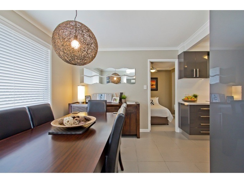 2/59 Walton  Street, Southport QLD 4215