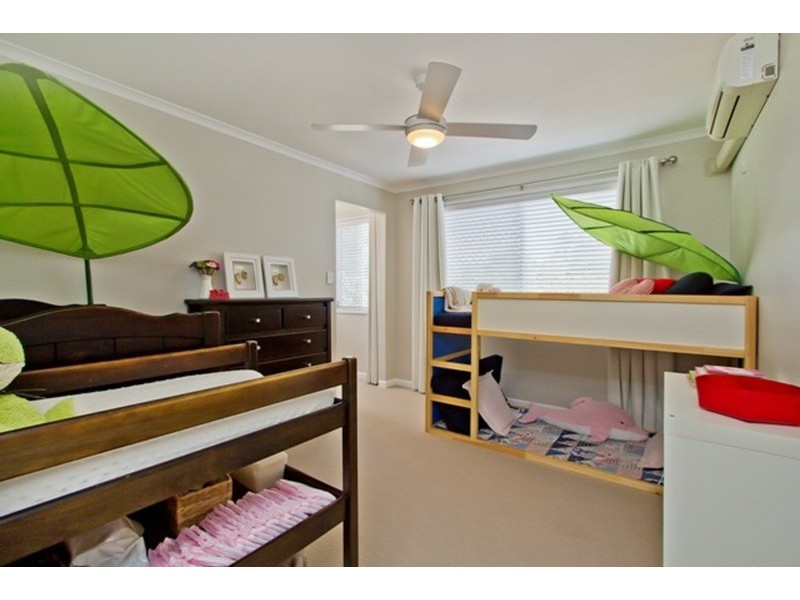 2/59 Walton  Street, Southport QLD 4215