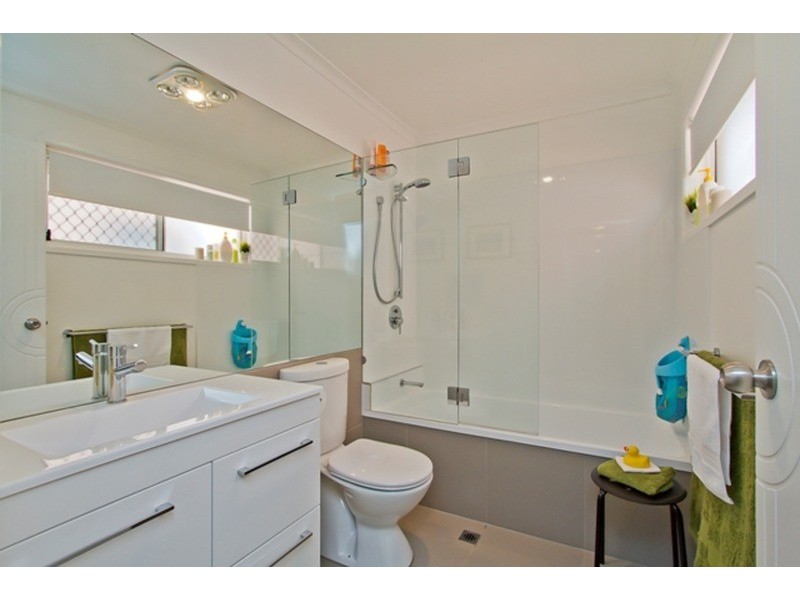 2/59 Walton  Street, Southport QLD 4215