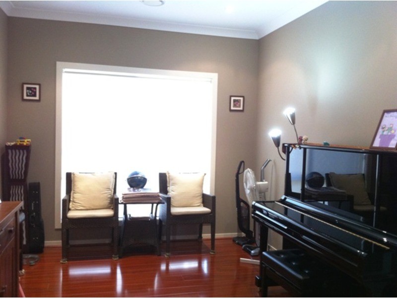 34 Lockwood Place, Molendinar QLD 4214