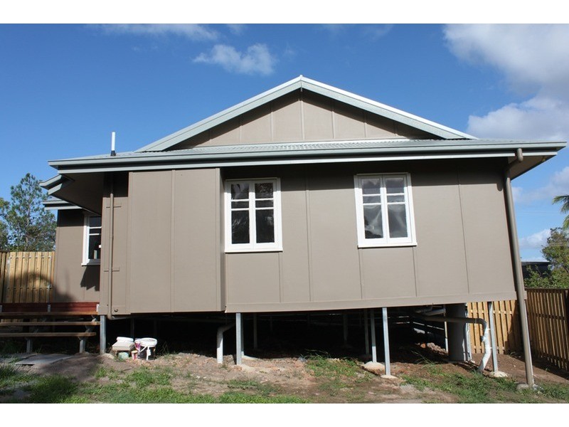 2/235 Benowa Road, Benowa QLD 4217