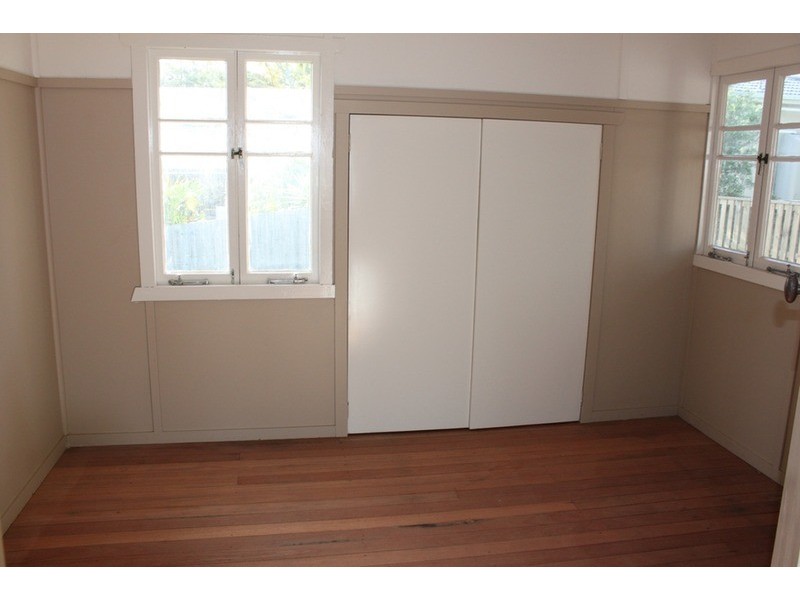 2/235 Benowa Road, Benowa QLD 4217