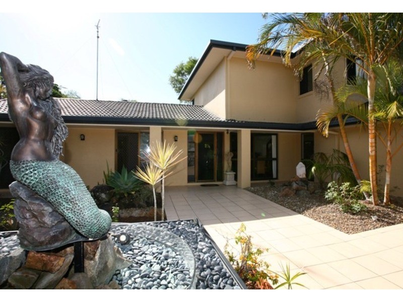 9 Atlas Crescent, Benowa QLD 4217