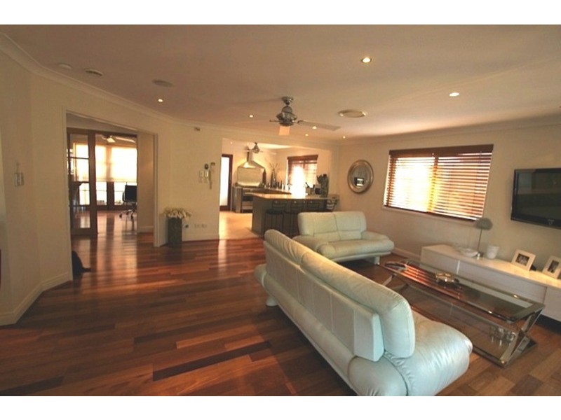 44 Monaco Street, Broadbeach Waters QLD 4218
