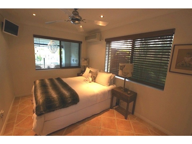 44 Monaco Street, Broadbeach Waters QLD 4218