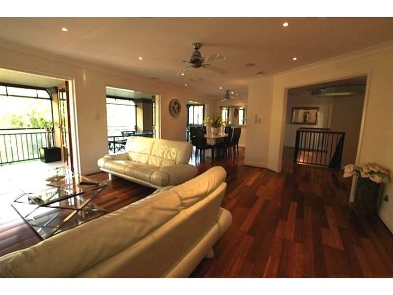 44 Monaco Street, Broadbeach Waters QLD 4218