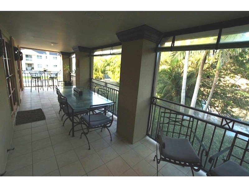 44 Monaco Street, Broadbeach Waters QLD 4218