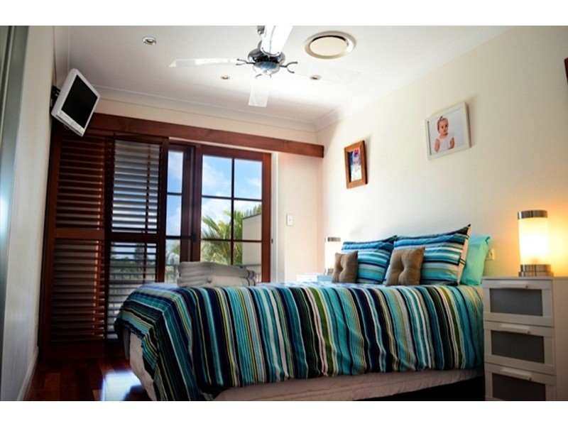 44 Monaco Street, Broadbeach Waters QLD 4218