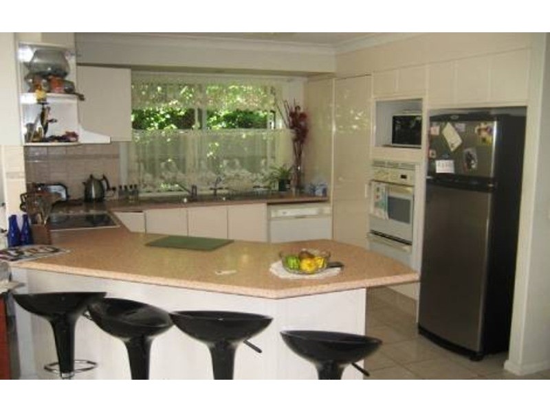 4 Maidstone  Place, Parkwood QLD 4214