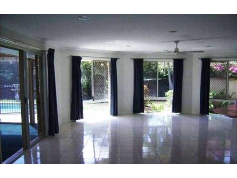 4 Maidstone  Place, Parkwood QLD 4214