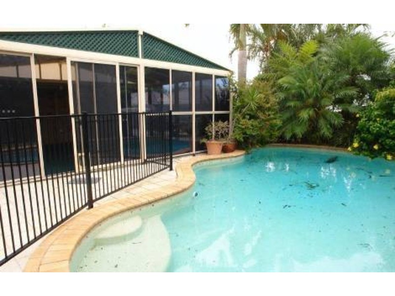 4 Maidstone  Place, Parkwood QLD 4214