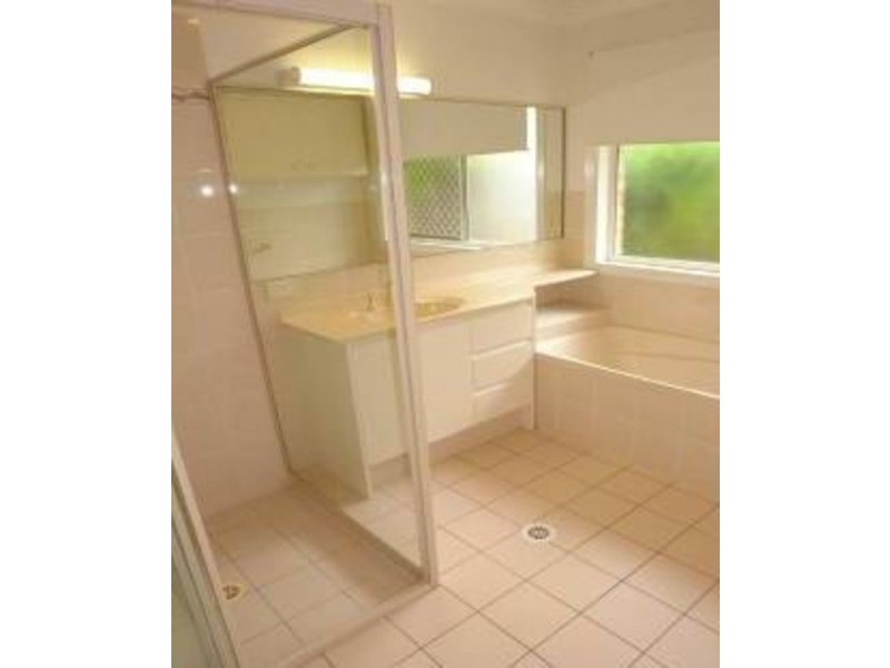 4 Maidstone  Place, Parkwood QLD 4214