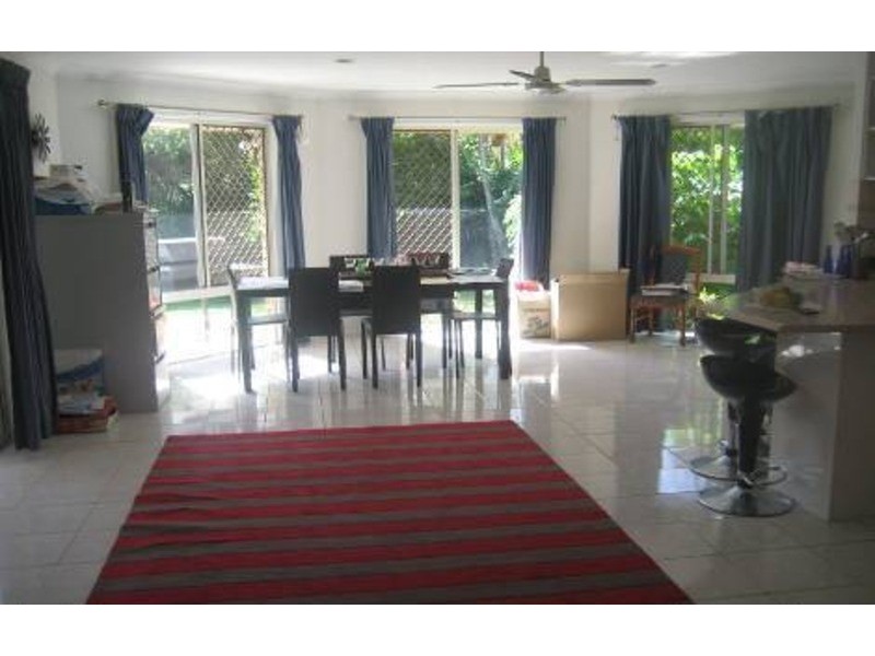 4 Maidstone  Place, Parkwood QLD 4214