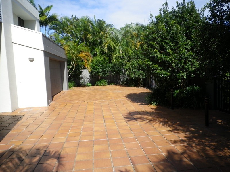 Paradise Waters QLD 4217