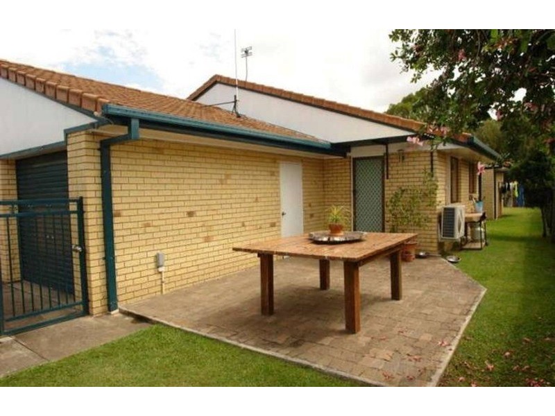 2/118 Kumbari Avenue, Labrador QLD 4215