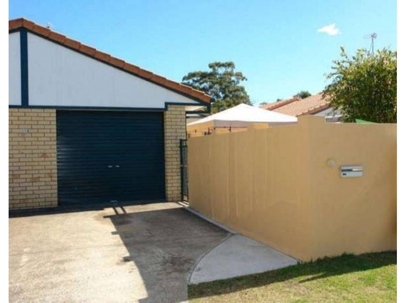 2/118 Kumbari Avenue, Labrador QLD 4215