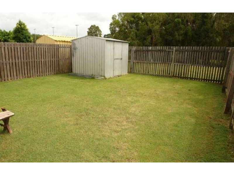 2/118 Kumbari Avenue, Labrador QLD 4215