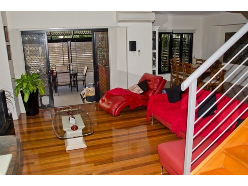 2/58 William  Street, Southport QLD 4215