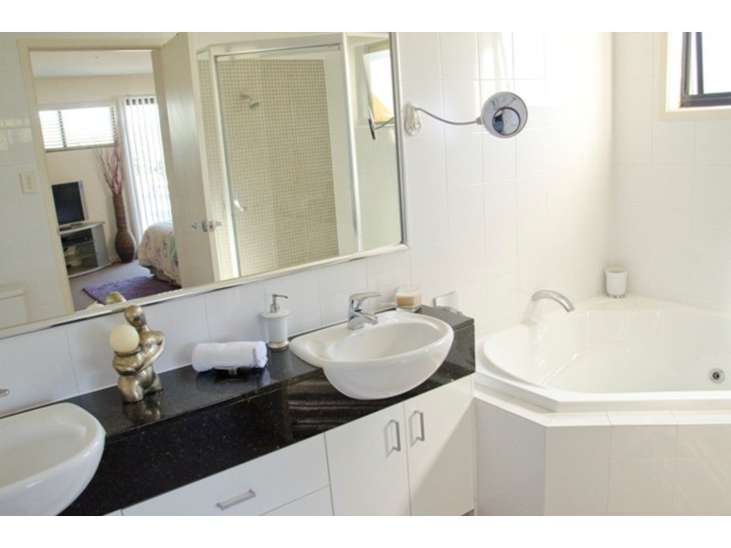 2/58 William  Street, Southport QLD 4215