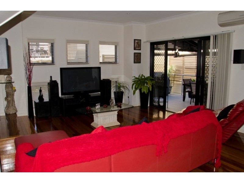 2/58 William  Street, Southport QLD 4215