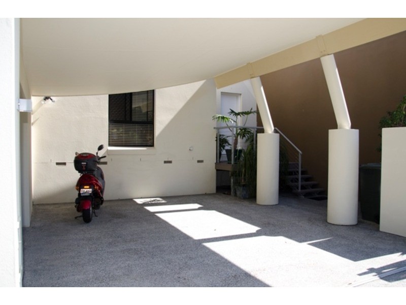 2/58 William  Street, Southport QLD 4215