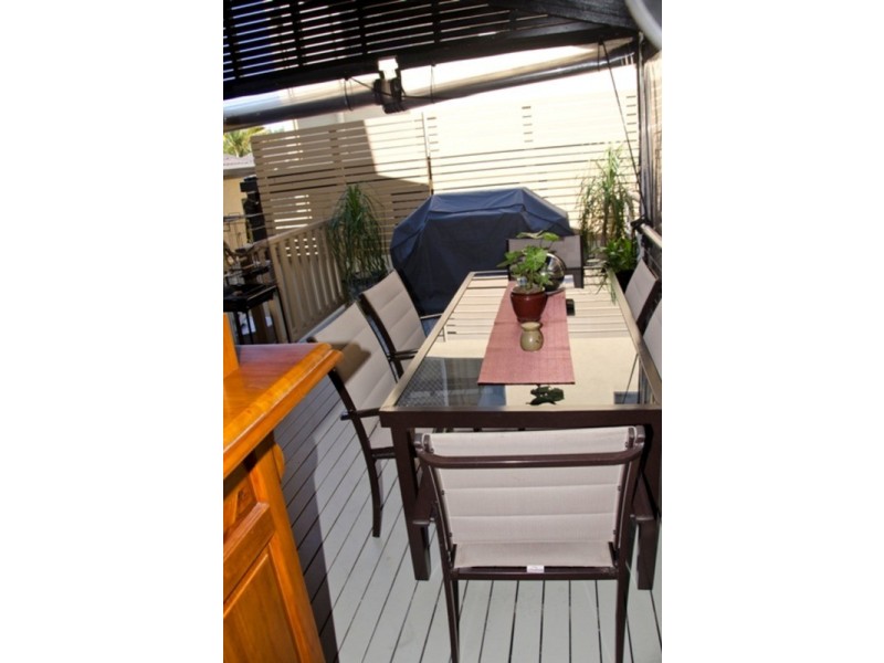 2/58 William  Street, Southport QLD 4215