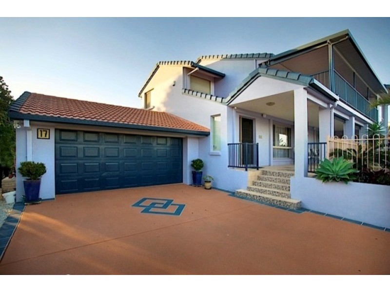 17 Carrumbella Drive, Arundel QLD 4214